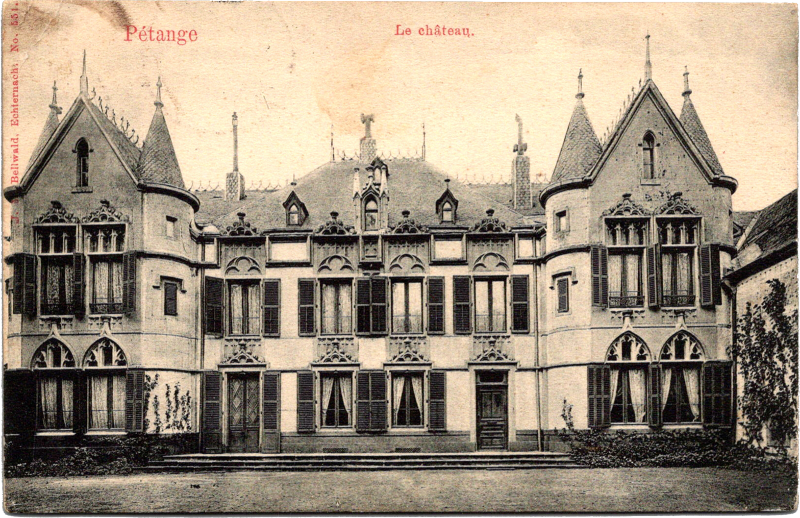 a black and white photo of a castle